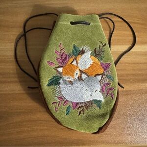 Wayward Leather Design - Cuddling Foxes pouch